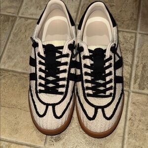 Steve Madden Black and Cream Women's Sneakers